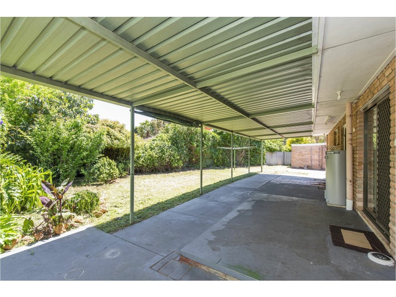 17 Kalbarri Street, Lesmurdie WA 6076