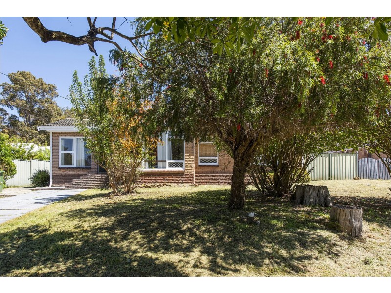 17 Kalbarri Street, Lesmurdie WA 6076