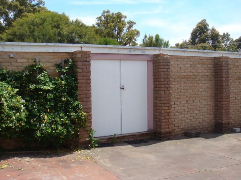 17 Kalbarri Street, Lesmurdie WA 6076