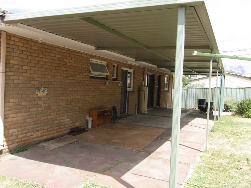 17 Kalbarri Street, Lesmurdie WA 6076