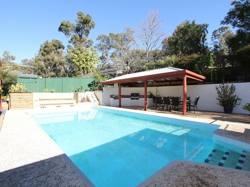 46 Mundaring Weir Road, Kalamunda WA 6076