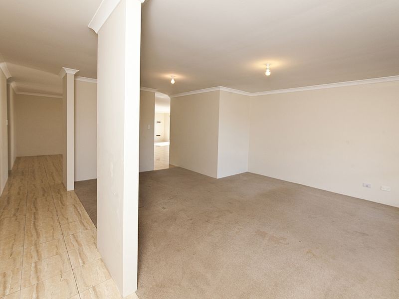 8 Camellia Loop, Forrestfield WA 6058