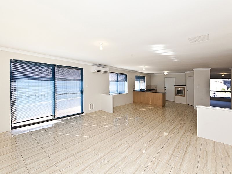 8 Camellia Loop, Forrestfield WA 6058