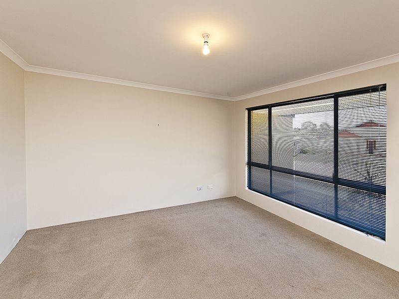 8 Camellia Loop, Forrestfield WA 6058