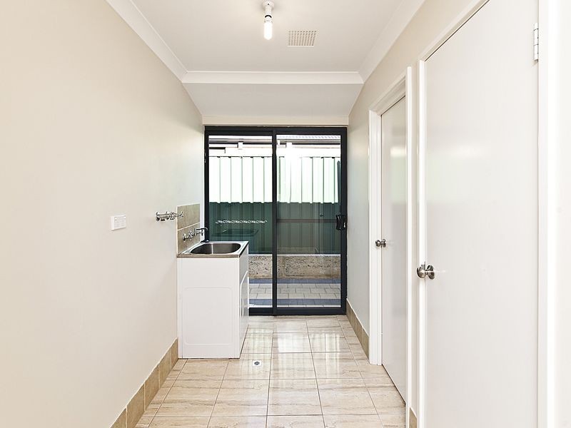 8 Camellia Loop, Forrestfield WA 6058