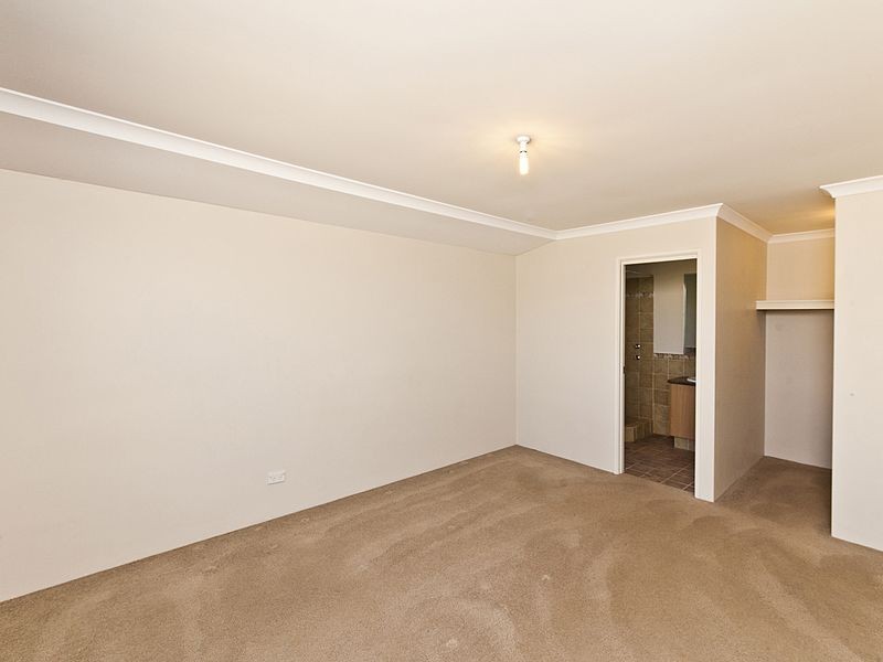 8 Camellia Loop, Forrestfield WA 6058