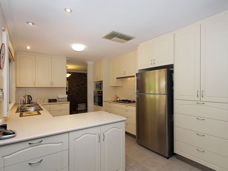 30 Anthony Street, Lesmurdie WA 6076