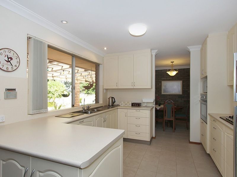 30 Anthony Street, Lesmurdie WA 6076