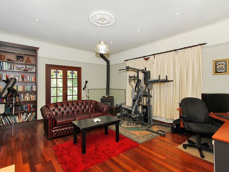 6 Gooseberry Hill Road, Gooseberry Hill WA 6076