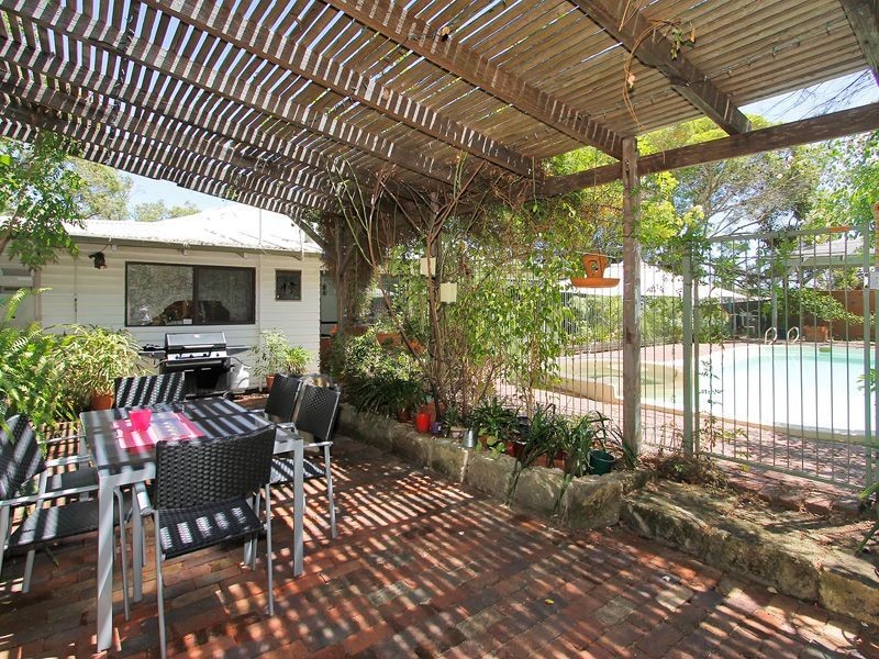 6 Gooseberry Hill Road, Gooseberry Hill WA 6076