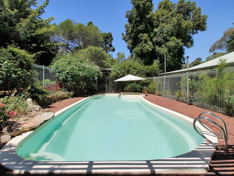 6 Gooseberry Hill Road, Gooseberry Hill WA 6076