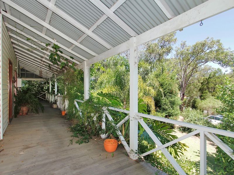 6 Gooseberry Hill Road, Gooseberry Hill WA 6076