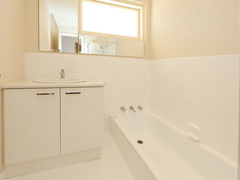 15 Arthur Road, Lesmurdie WA 6076