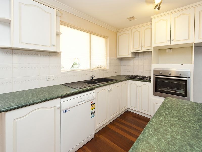 15 Arthur Road, Lesmurdie WA 6076