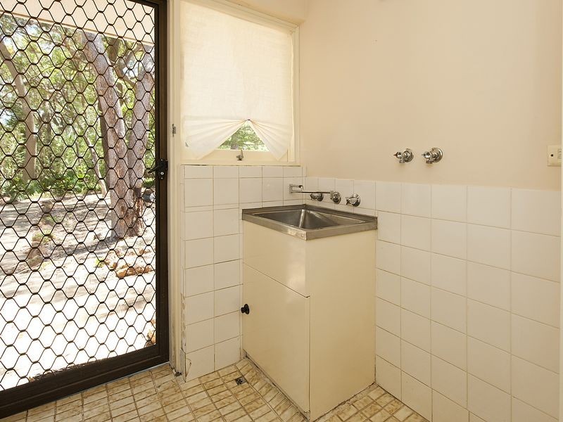 15 Arthur Road, Lesmurdie WA 6076