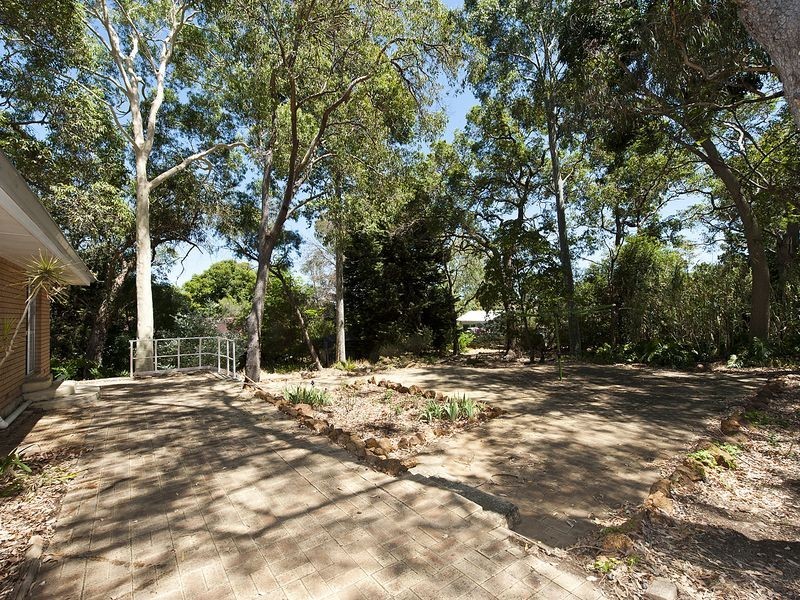 15 Arthur Road, Lesmurdie WA 6076