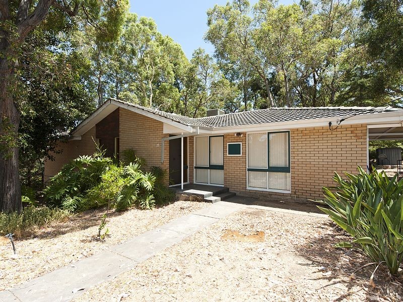 15 Arthur Road, Lesmurdie WA 6076