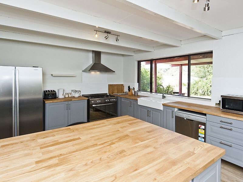 9 Scenic Drive, Maida Vale WA 6057