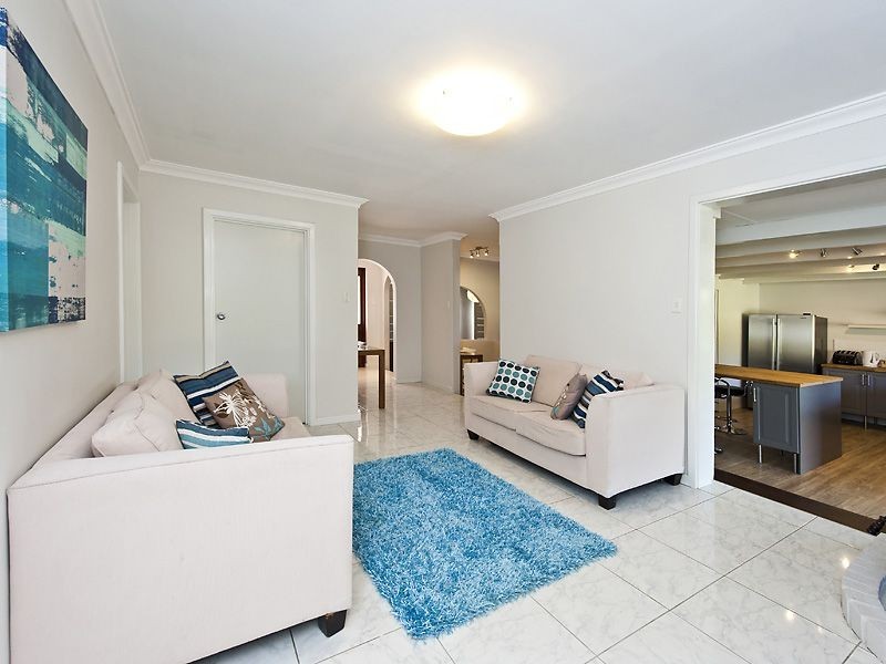 9 Scenic Drive, Maida Vale WA 6057