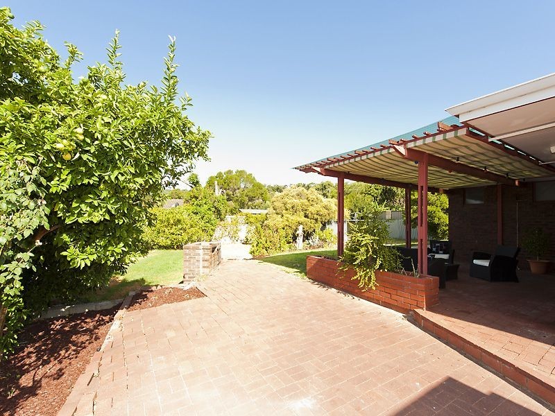 9 Scenic Drive, Maida Vale WA 6057