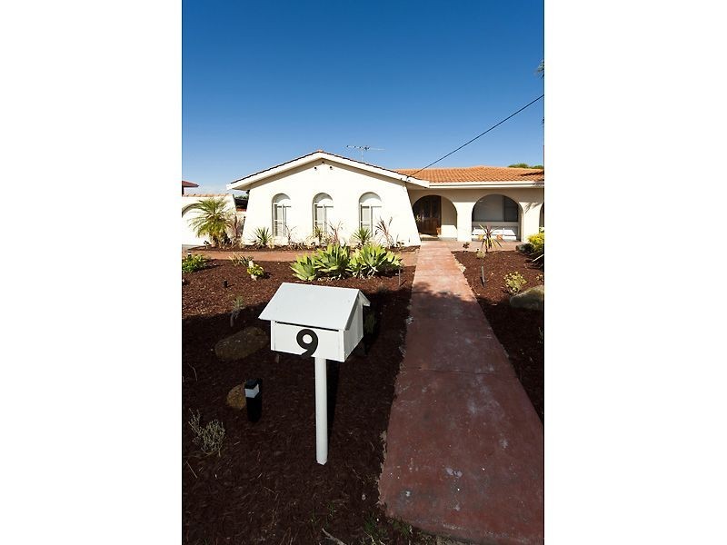 9 Scenic Drive, Maida Vale WA 6057