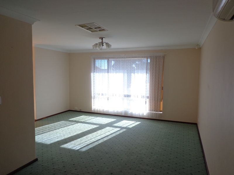 27 Agincourt Drive, Forrestfield WA 6058