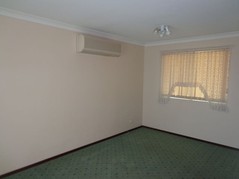 27 Agincourt Drive, Forrestfield WA 6058