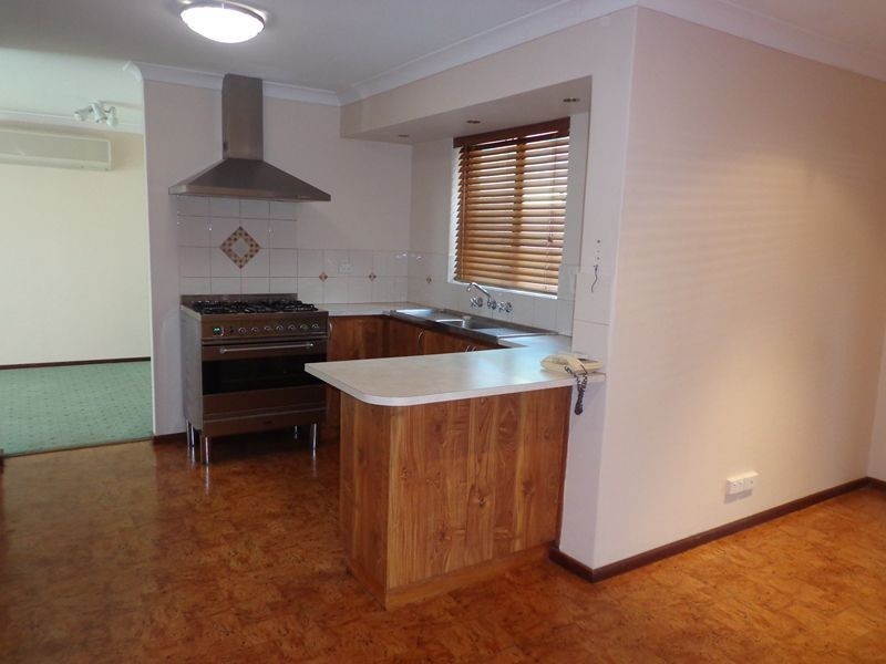 27 Agincourt Drive, Forrestfield WA 6058