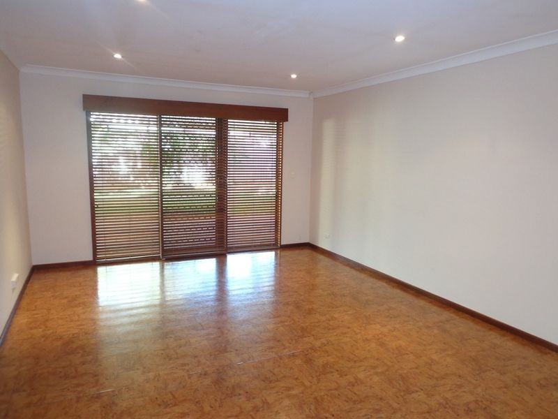 27 Agincourt Drive, Forrestfield WA 6058