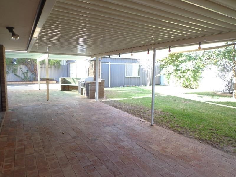 27 Agincourt Drive, Forrestfield WA 6058