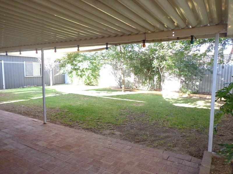 27 Agincourt Drive, Forrestfield WA 6058