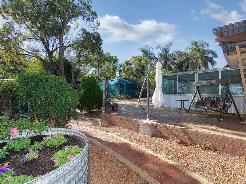 27 Bauhinia Road, Forrestfield WA 6058