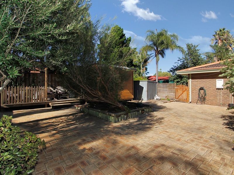 27 Bauhinia Road, Forrestfield WA 6058