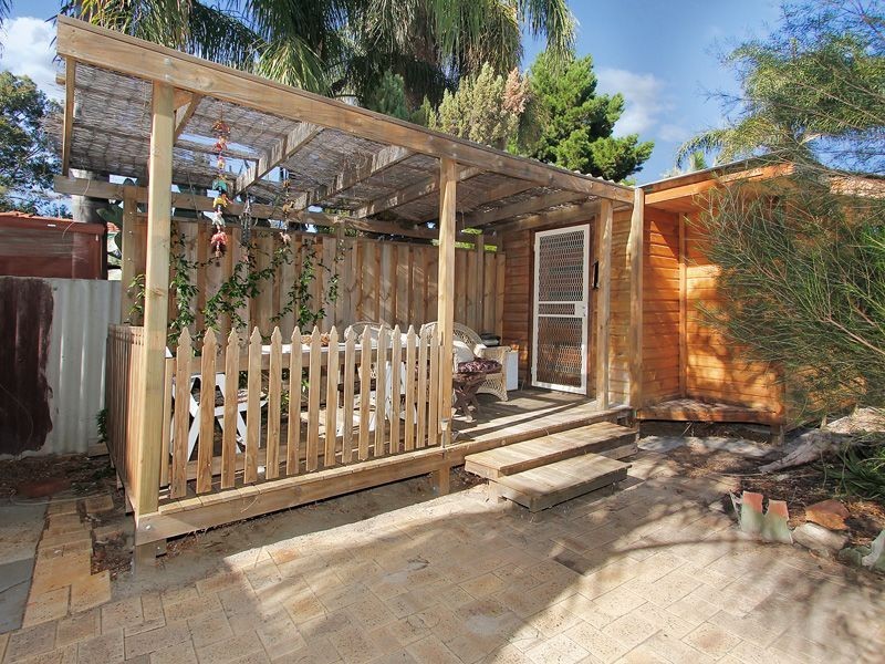 27 Bauhinia Road, Forrestfield WA 6058