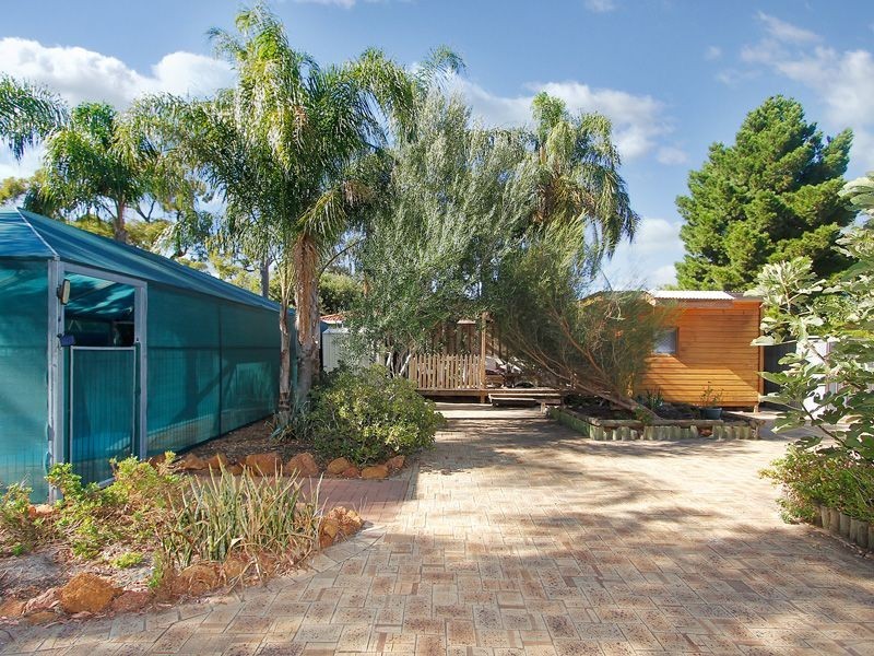 27 Bauhinia Road, Forrestfield WA 6058