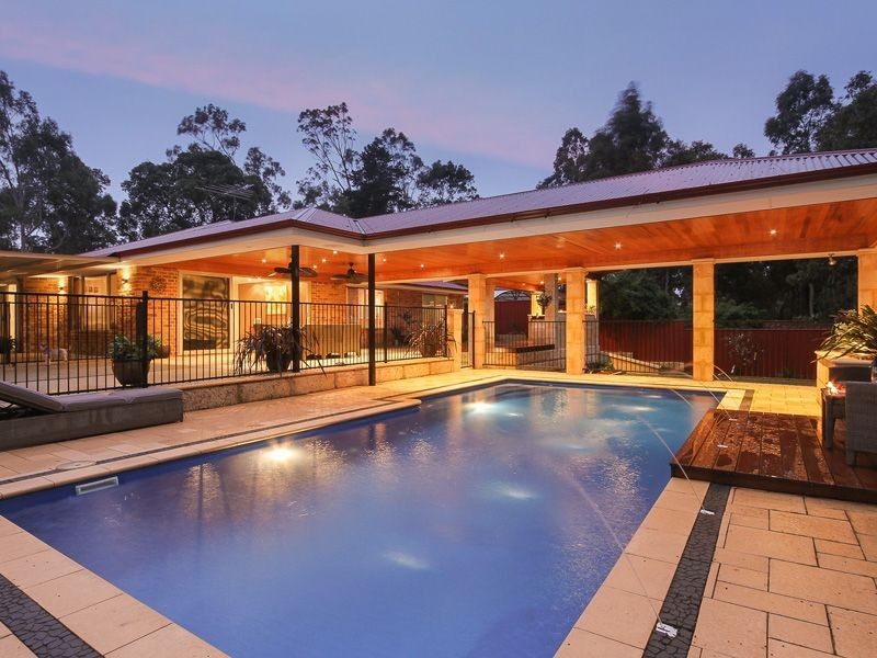 5 Warlingham Drive, Lesmurdie WA 6076