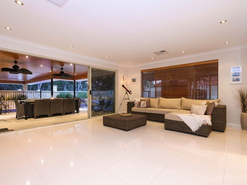 5 Warlingham Drive, Lesmurdie WA 6076