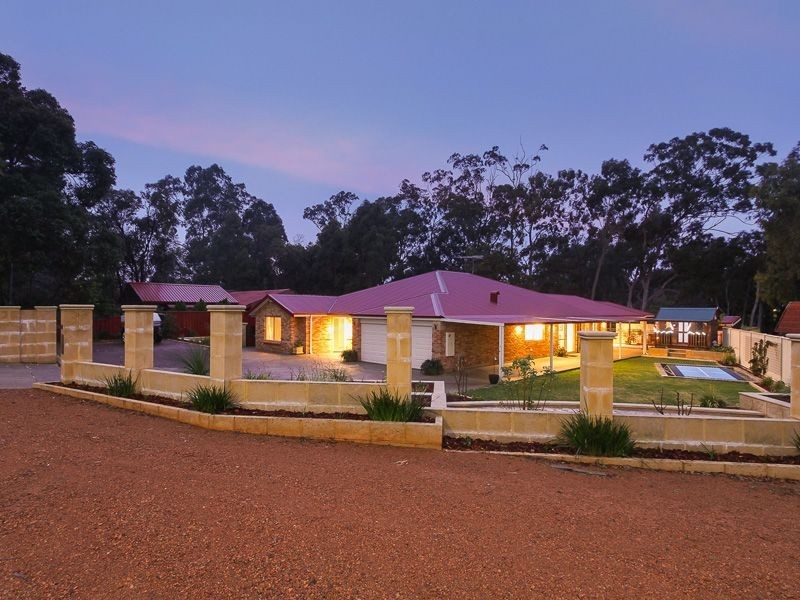 5 Warlingham Drive, Lesmurdie WA 6076