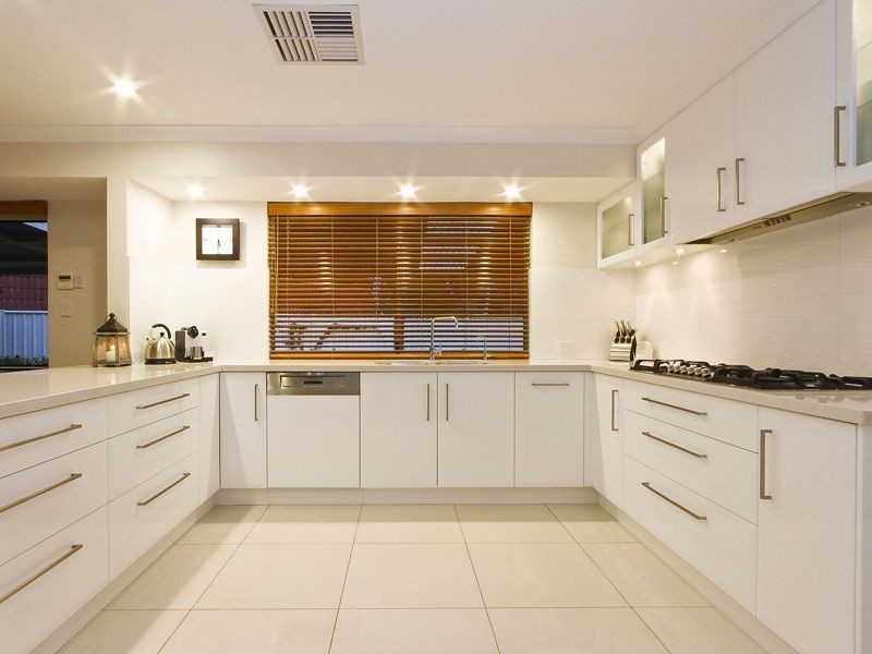 5 Warlingham Drive, Lesmurdie WA 6076