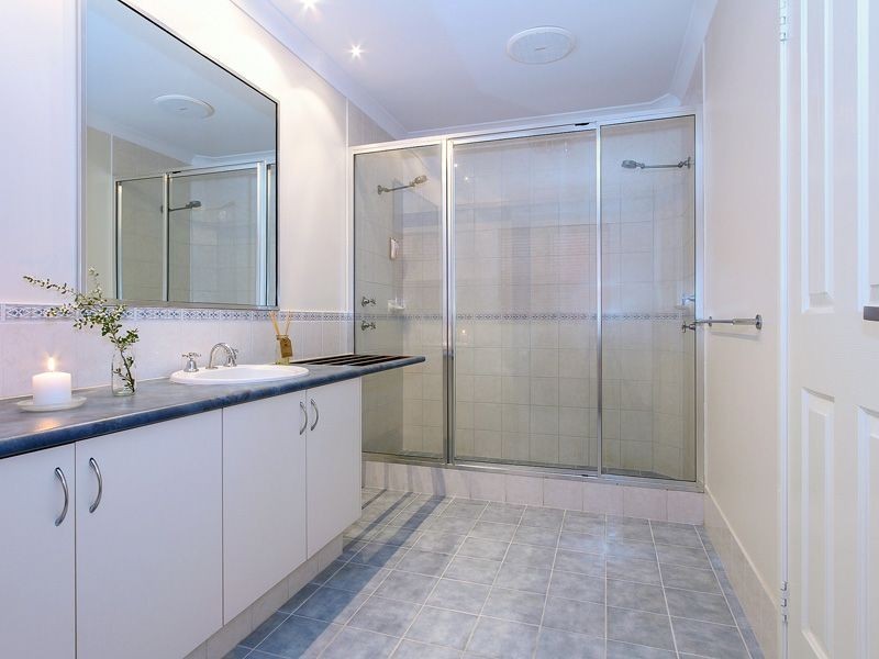 5 Warlingham Drive, Lesmurdie WA 6076