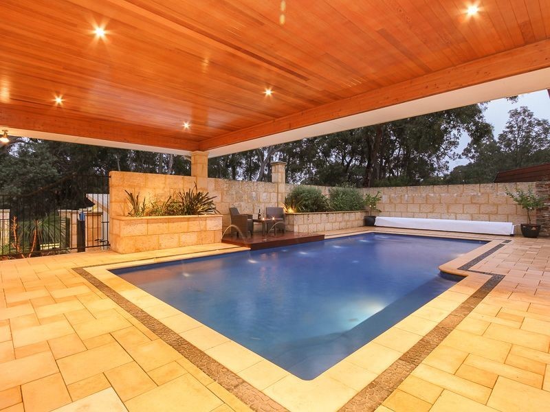 5 Warlingham Drive, Lesmurdie WA 6076