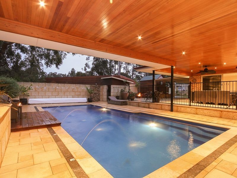 5 Warlingham Drive, Lesmurdie WA 6076