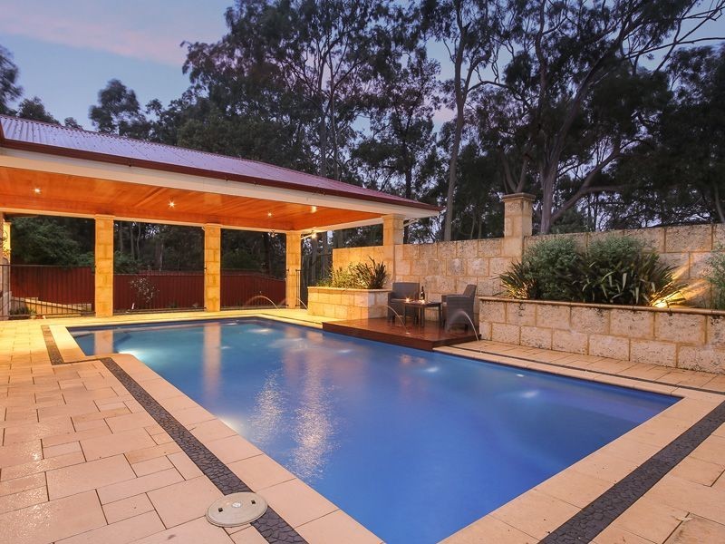 5 Warlingham Drive, Lesmurdie WA 6076