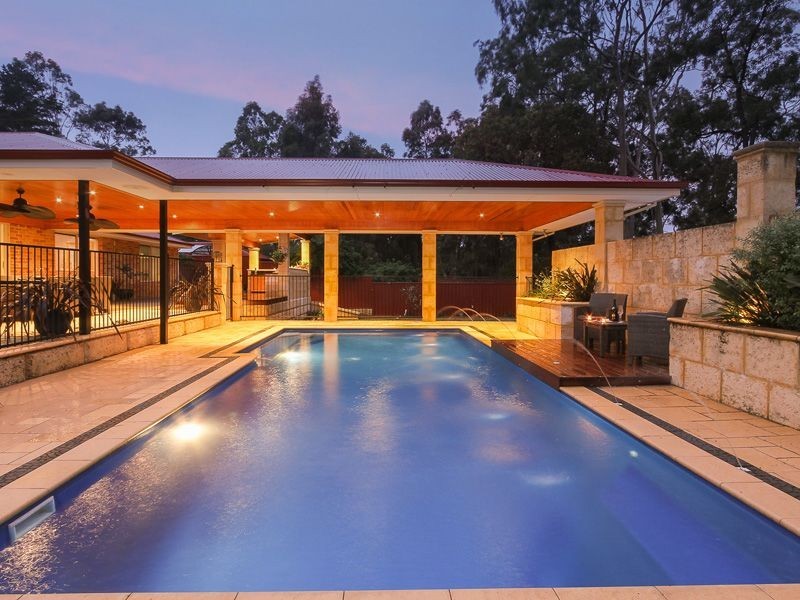 5 Warlingham Drive, Lesmurdie WA 6076