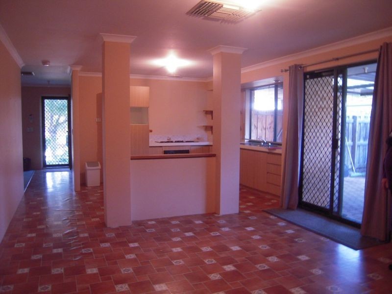26 Kangaroo Entrance, Stratton WA 6056