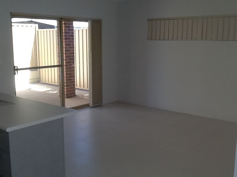 4/22 Jean Hulley Road, High Wycombe WA 6057