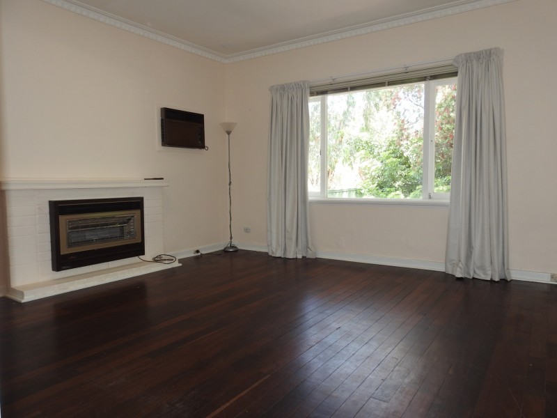 24 Markham Road, High Wycombe WA 6057