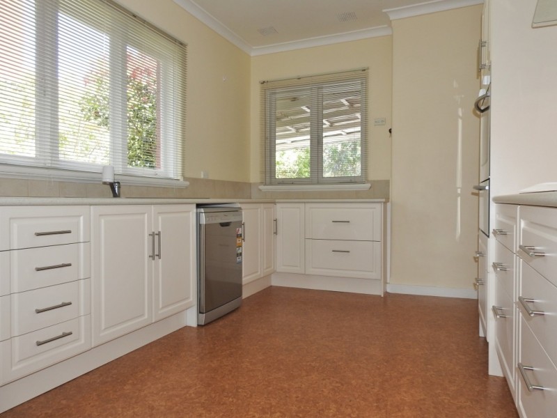 24 Markham Road, High Wycombe WA 6057