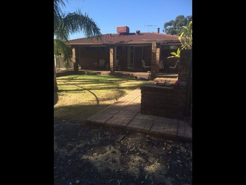 17 Pavetta Crescent, Forrestfield WA 6058