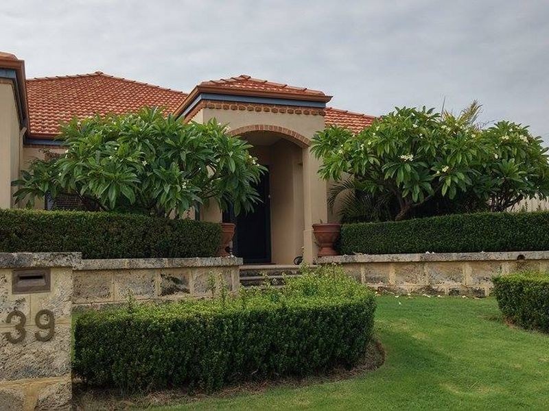 39 Myerson Crescent, Maida Vale WA 6057